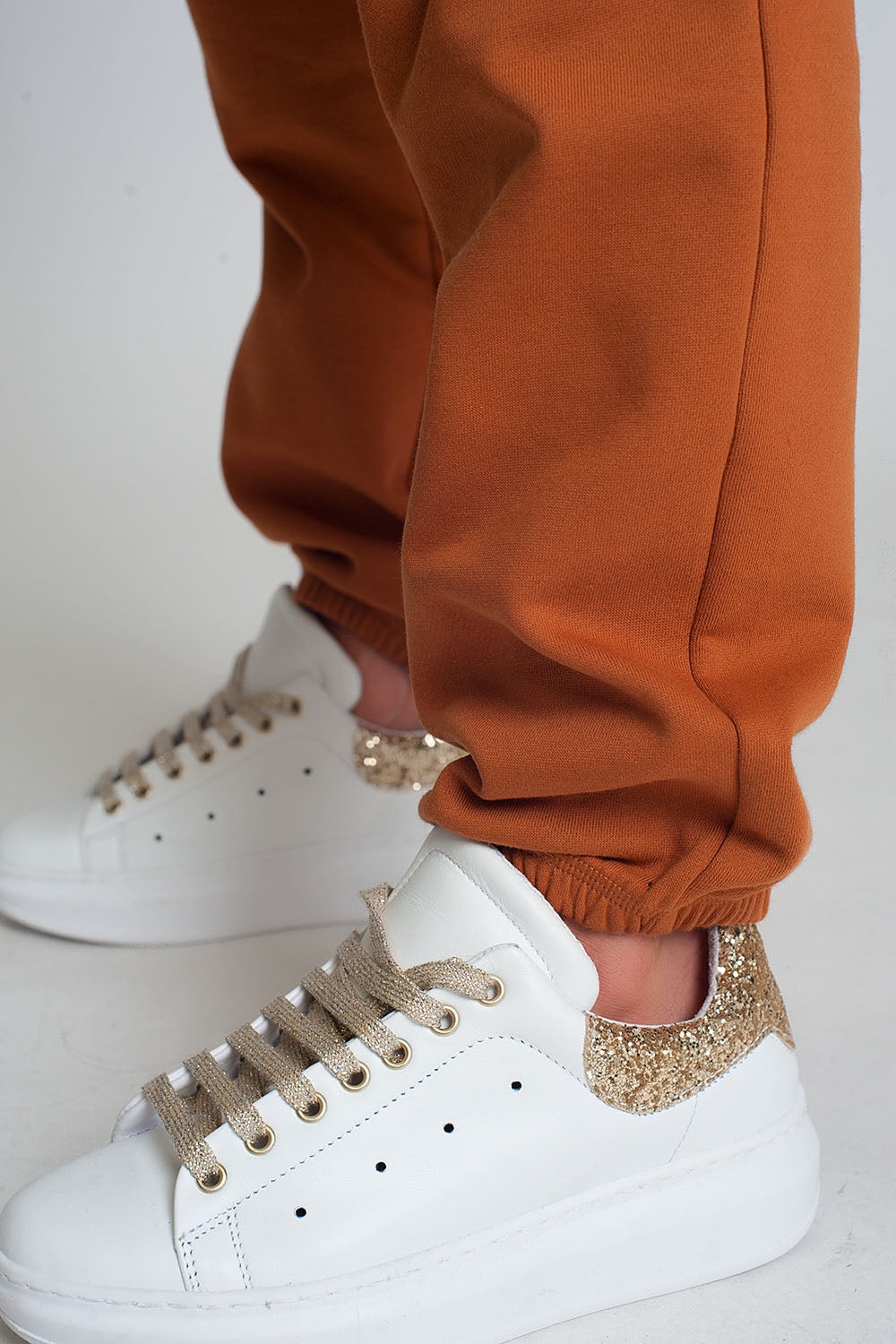 Basic sweatpants with tie waist in cotton in camel