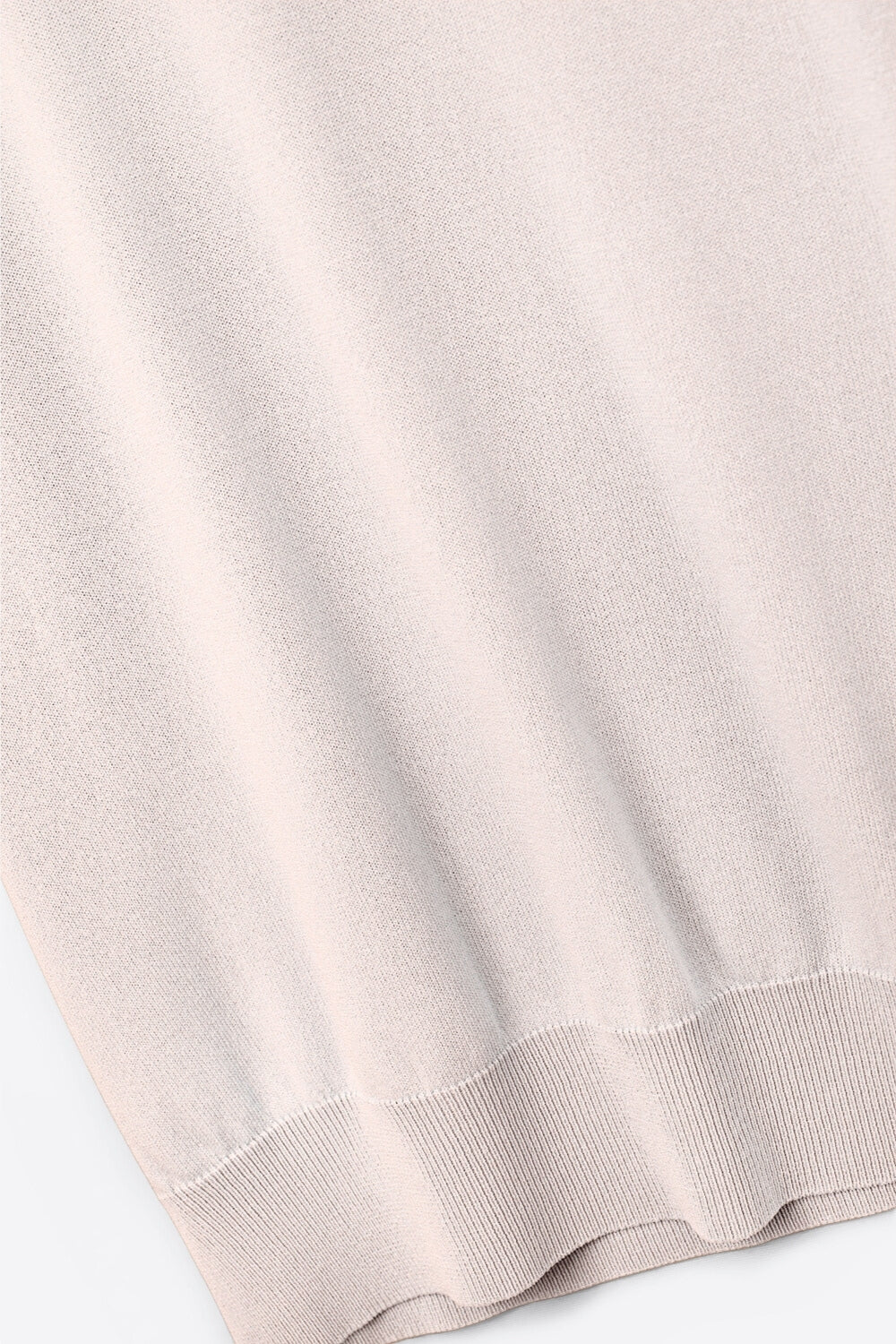 Beige turtleneck sweater with fitted short sleeves