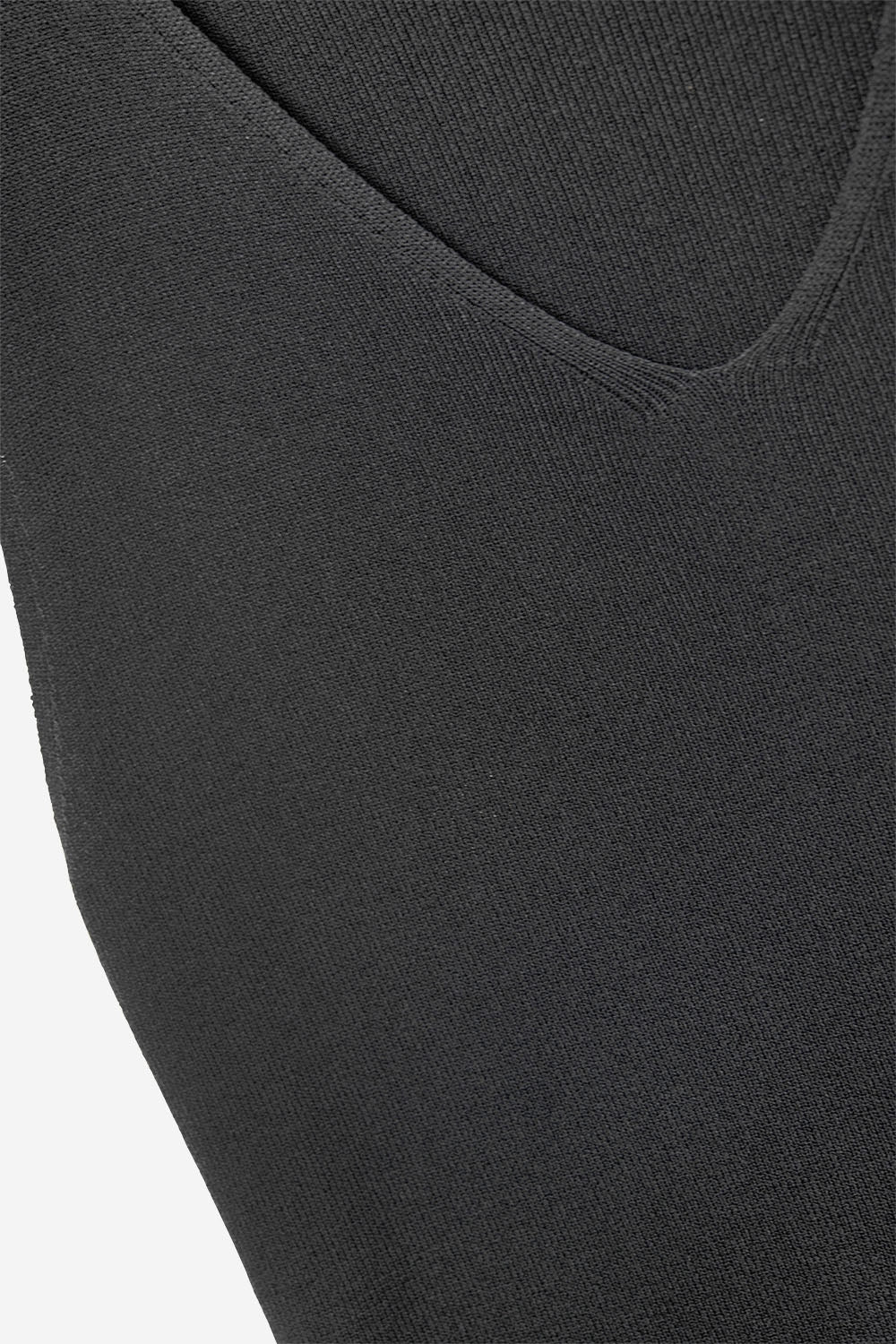 Black sleeveless fine knitted top With V-Neck