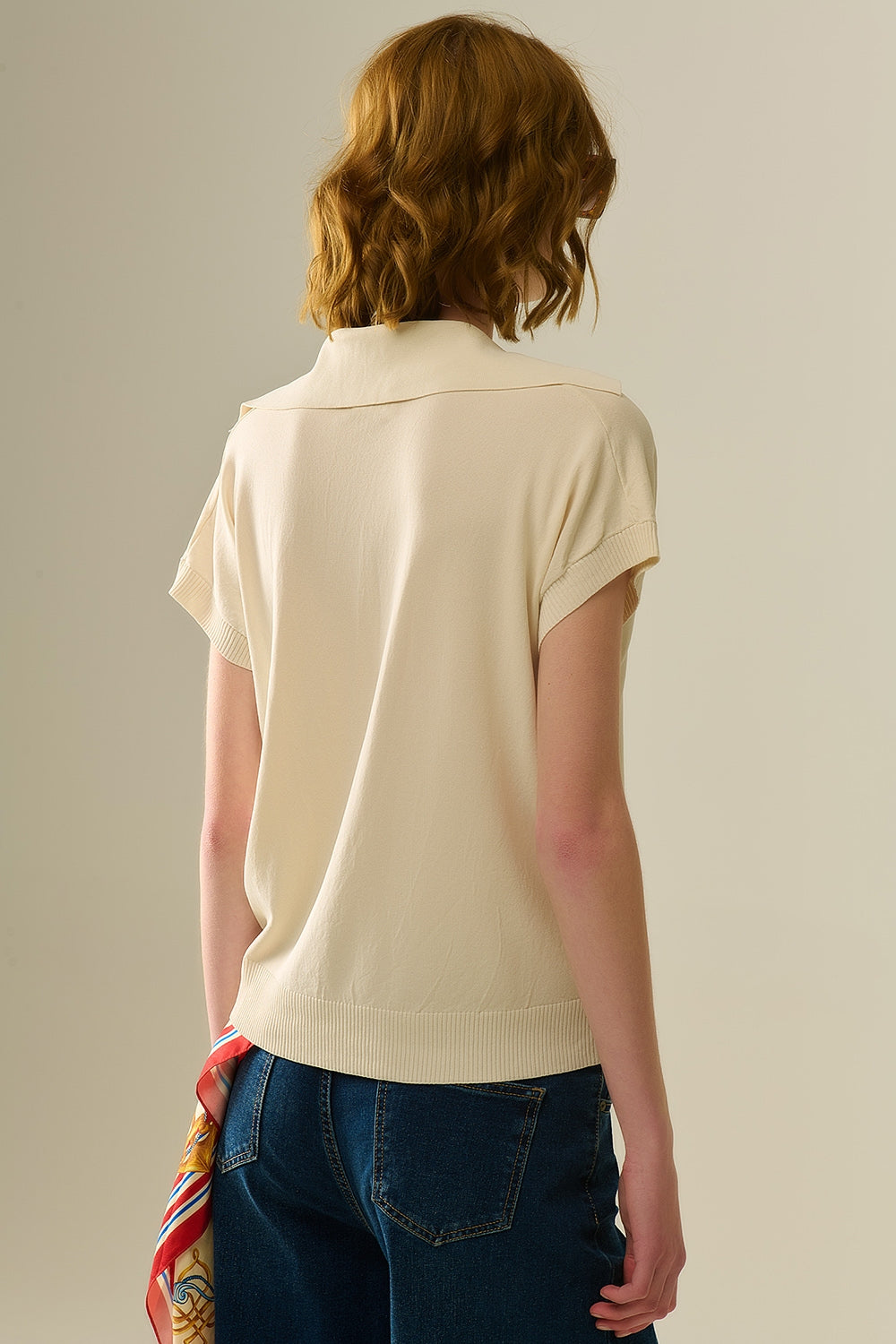 fine knit polo shirt in beige with short sleeves