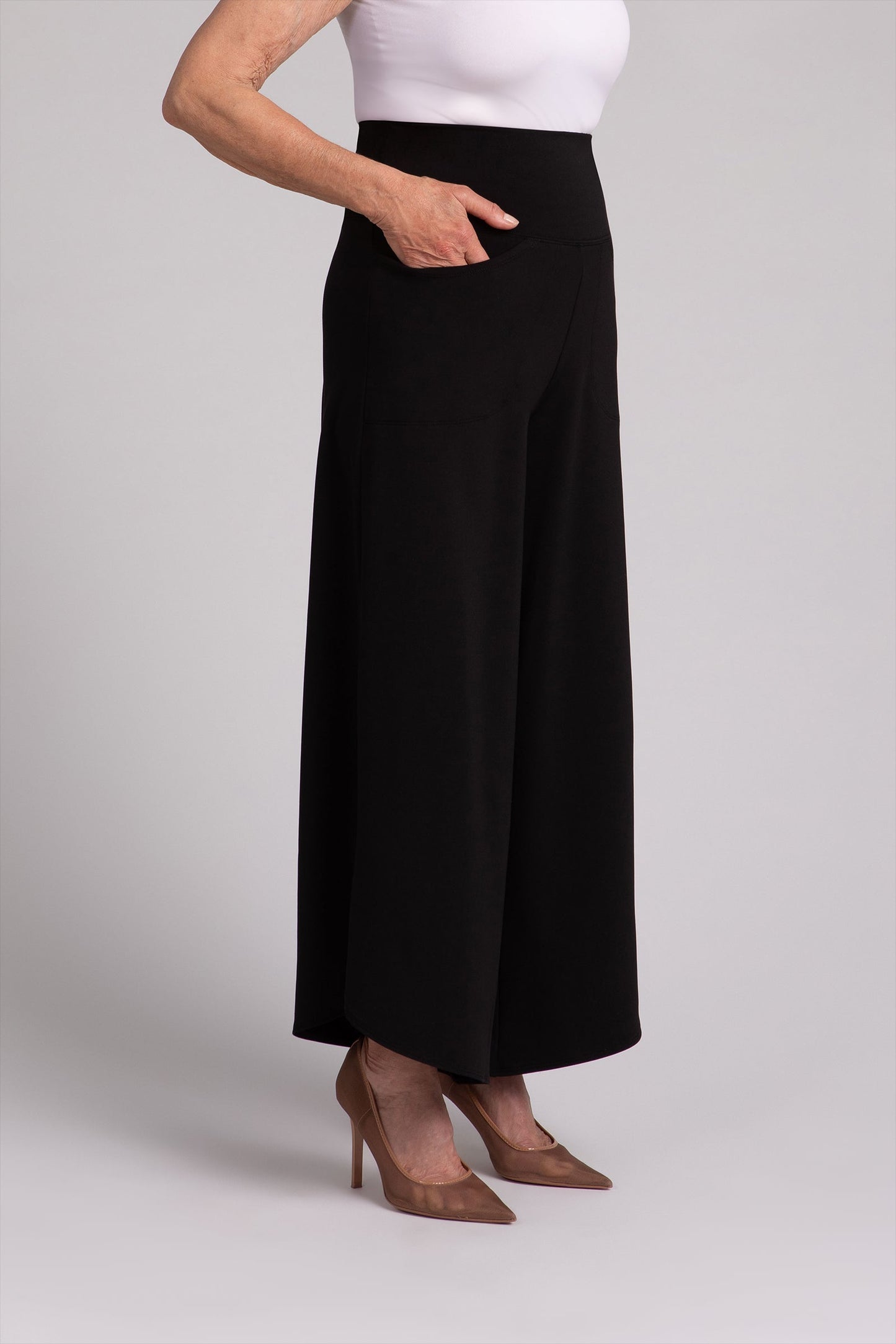 Trendy women's clothing