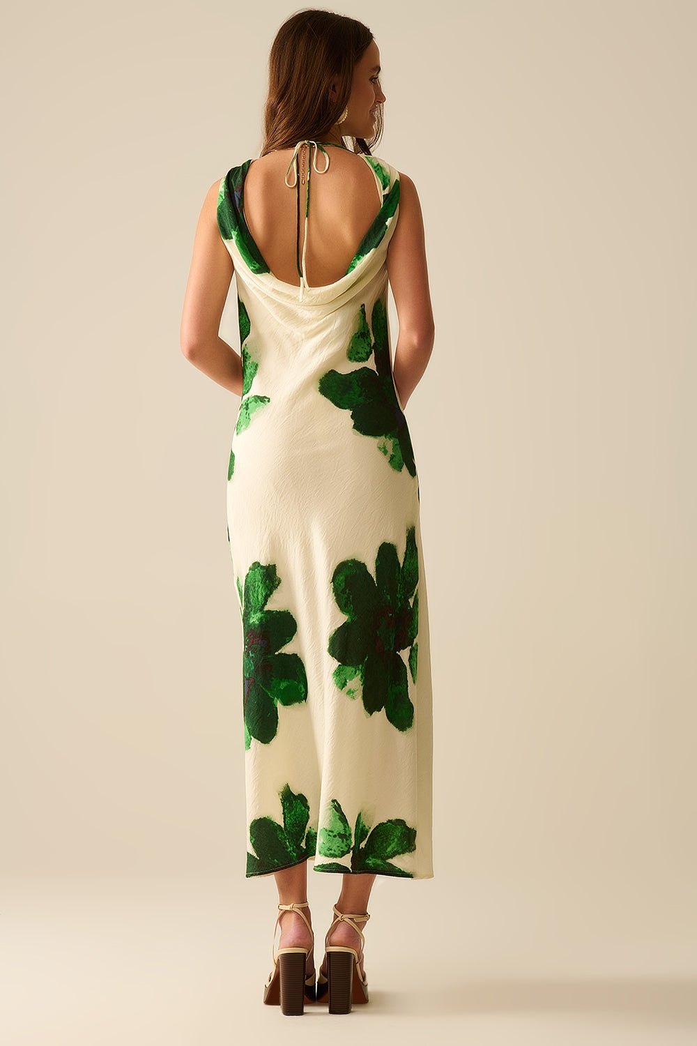 Flowy sleeveless Green maxi dress with floral print