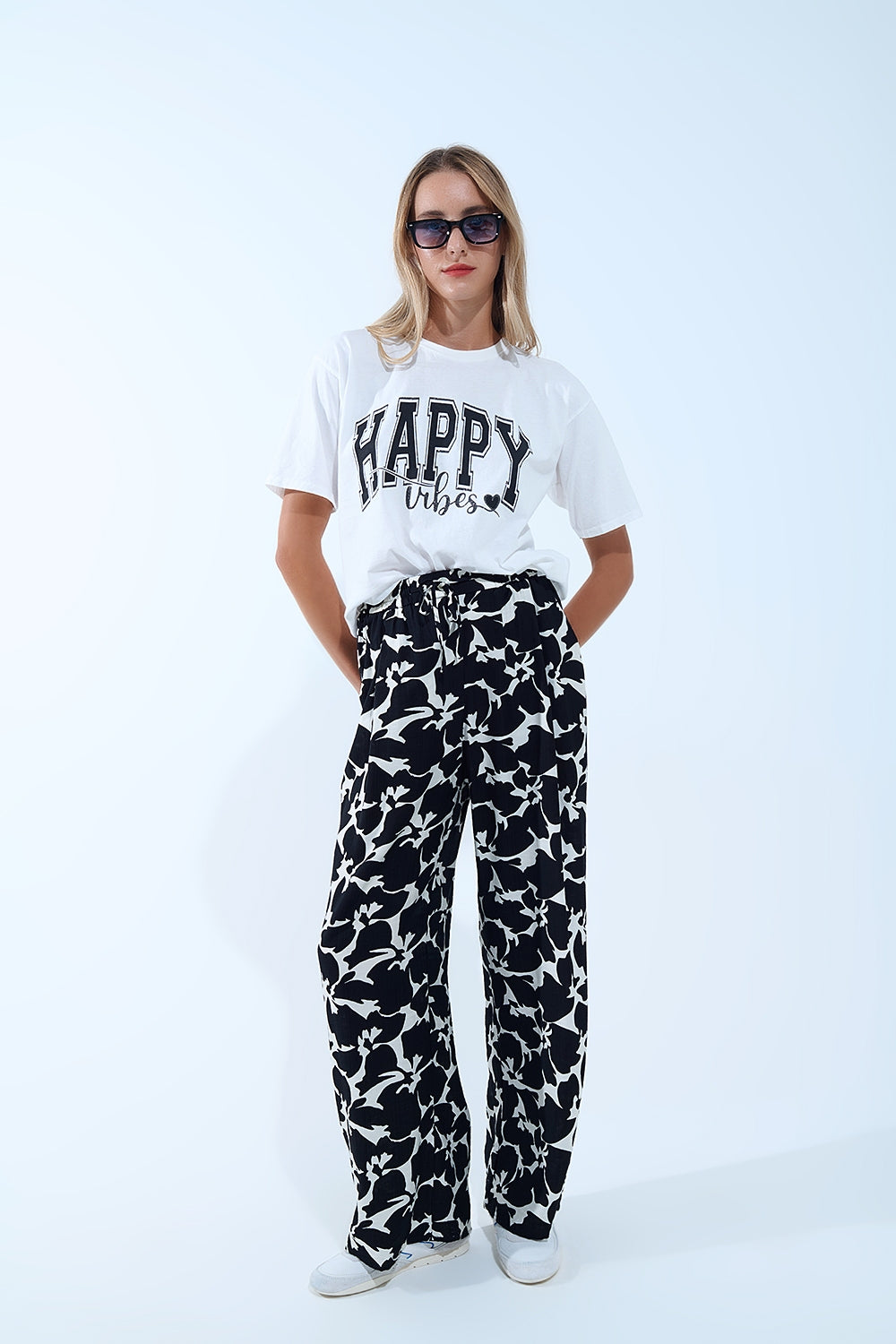 Hawaiian Floral Print Straight Pants in Black and White