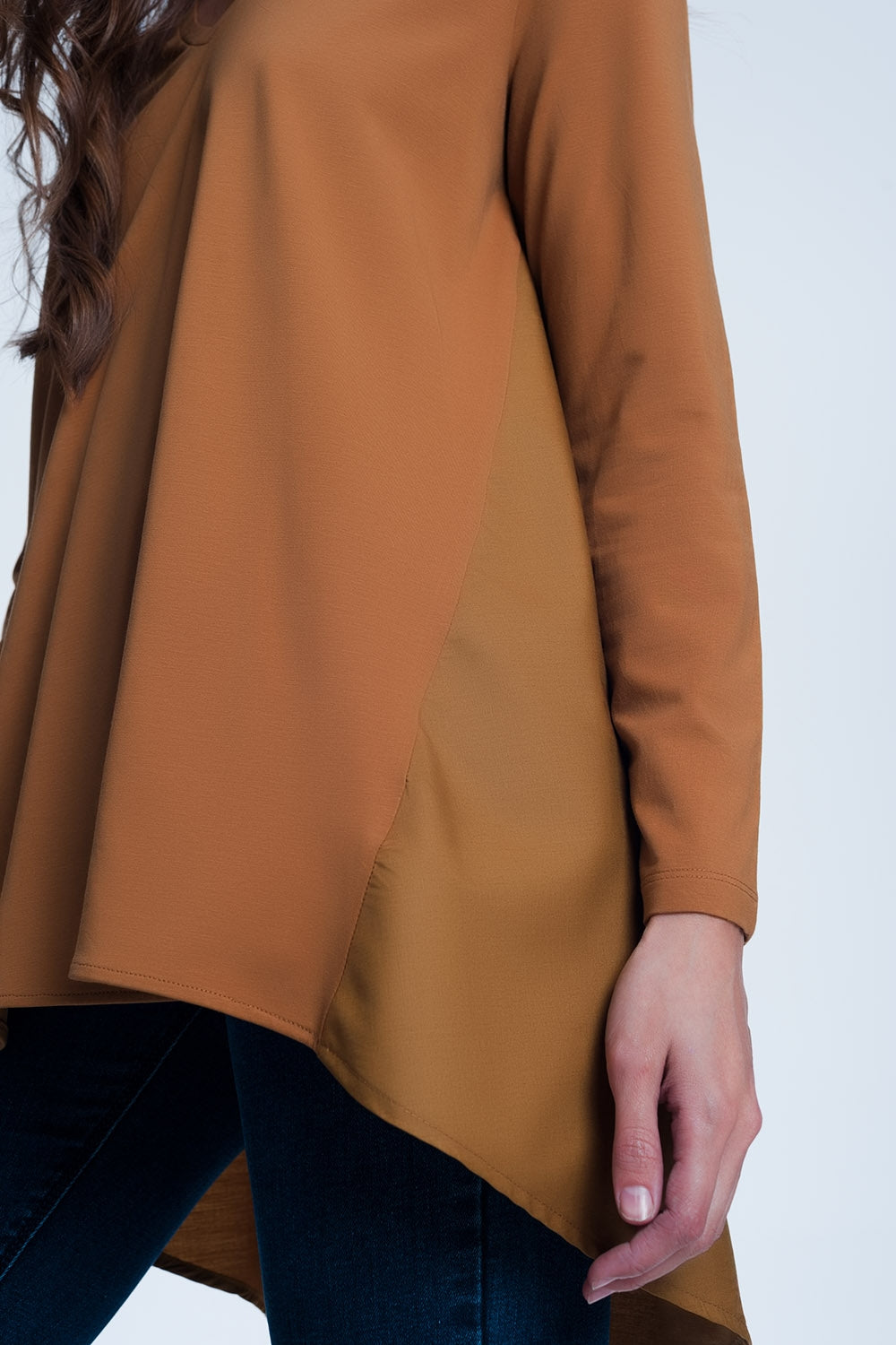 Long brown t-shirt with long sleeves