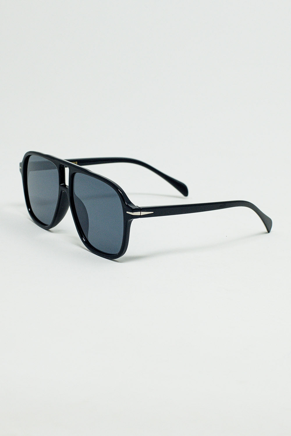 Oval Aviator Suglasses With Smoke Black Lens in Black