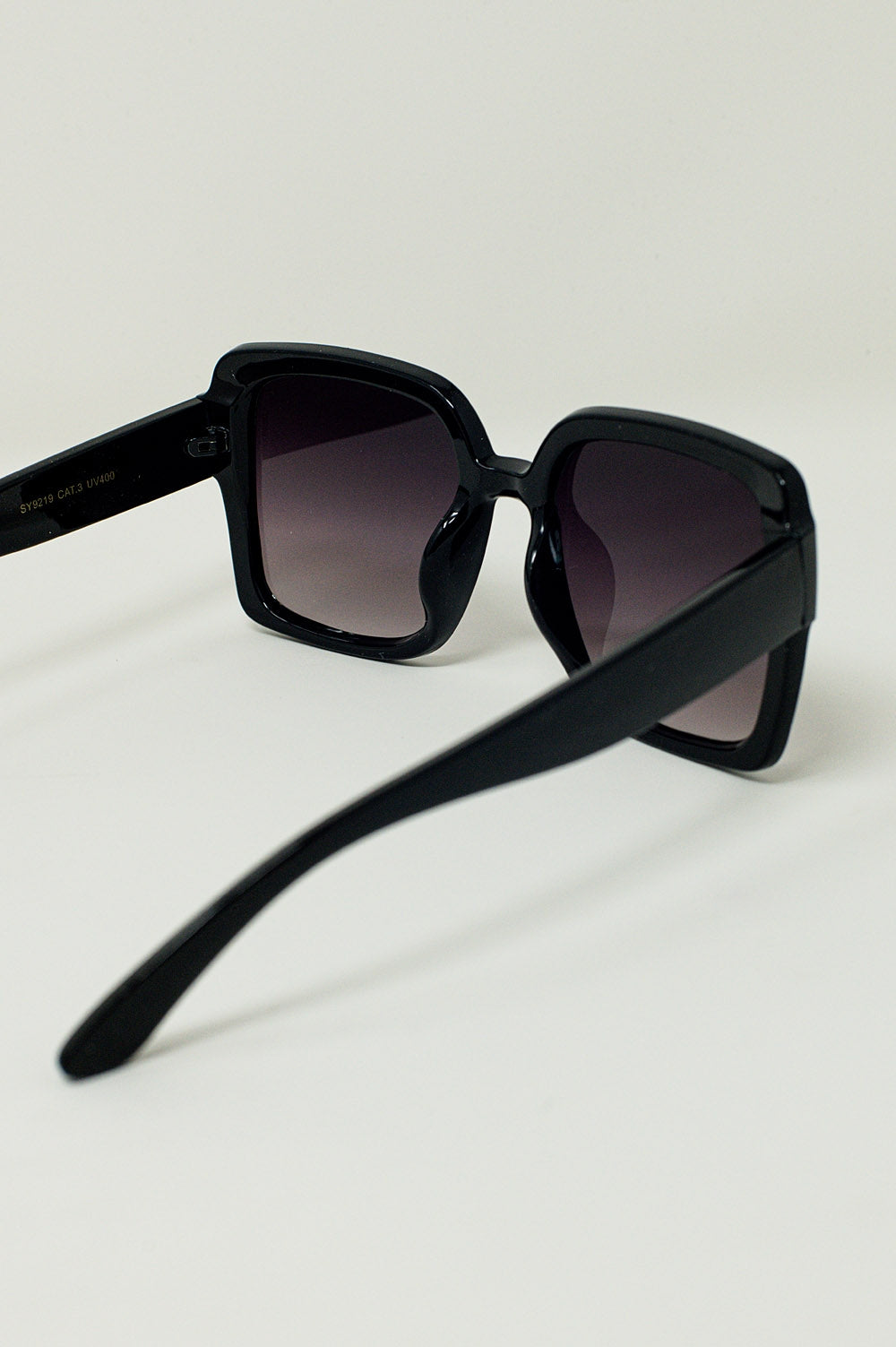 Oversized Cat Eye Sunglasess in Black