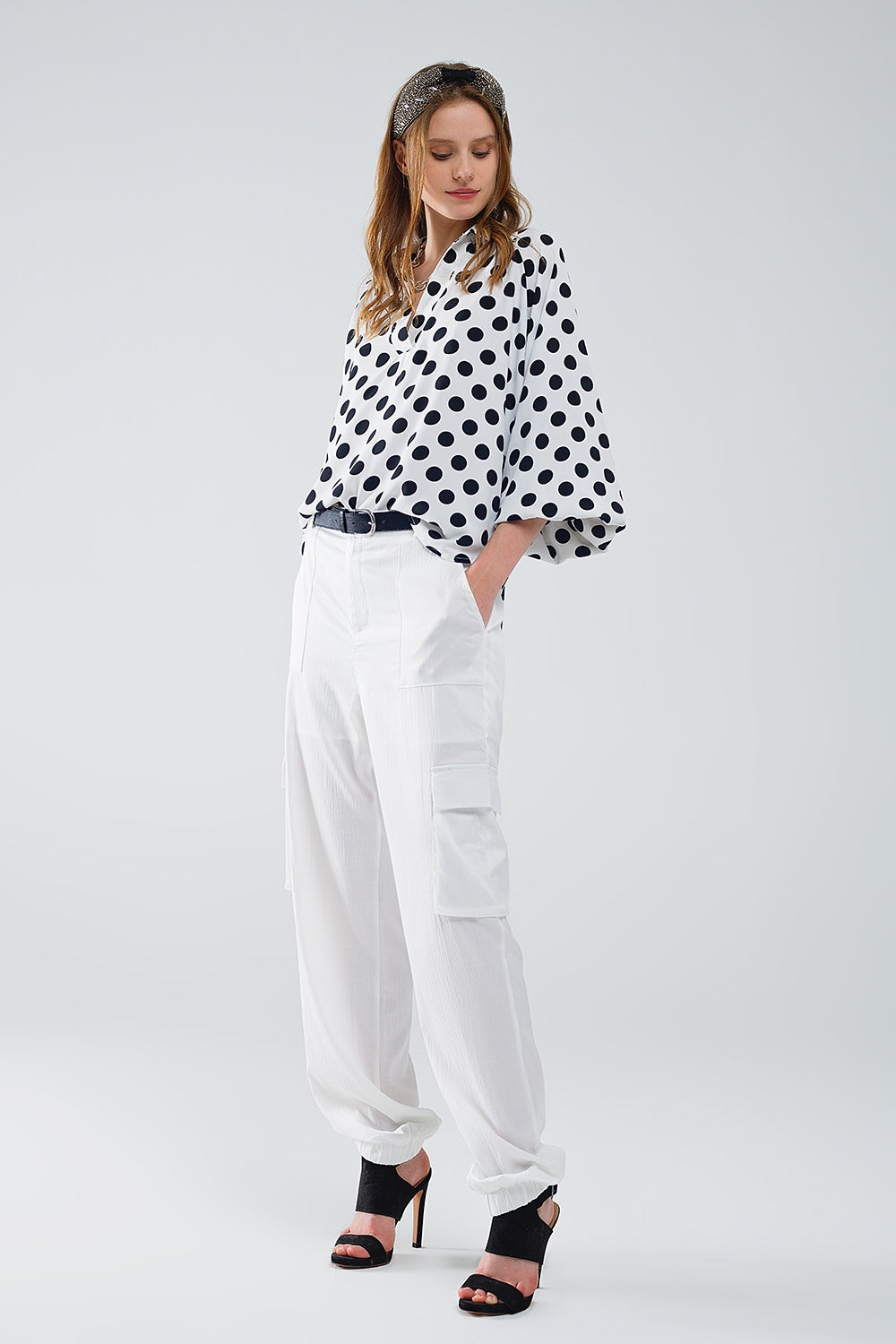 Polka dot blouse with V-neck and balloon sleeves