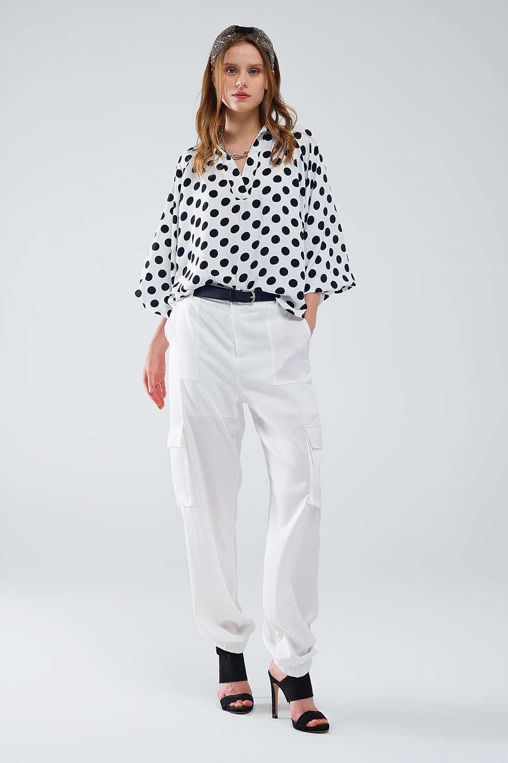 Polka dot blouse with V-neck and balloon sleeves