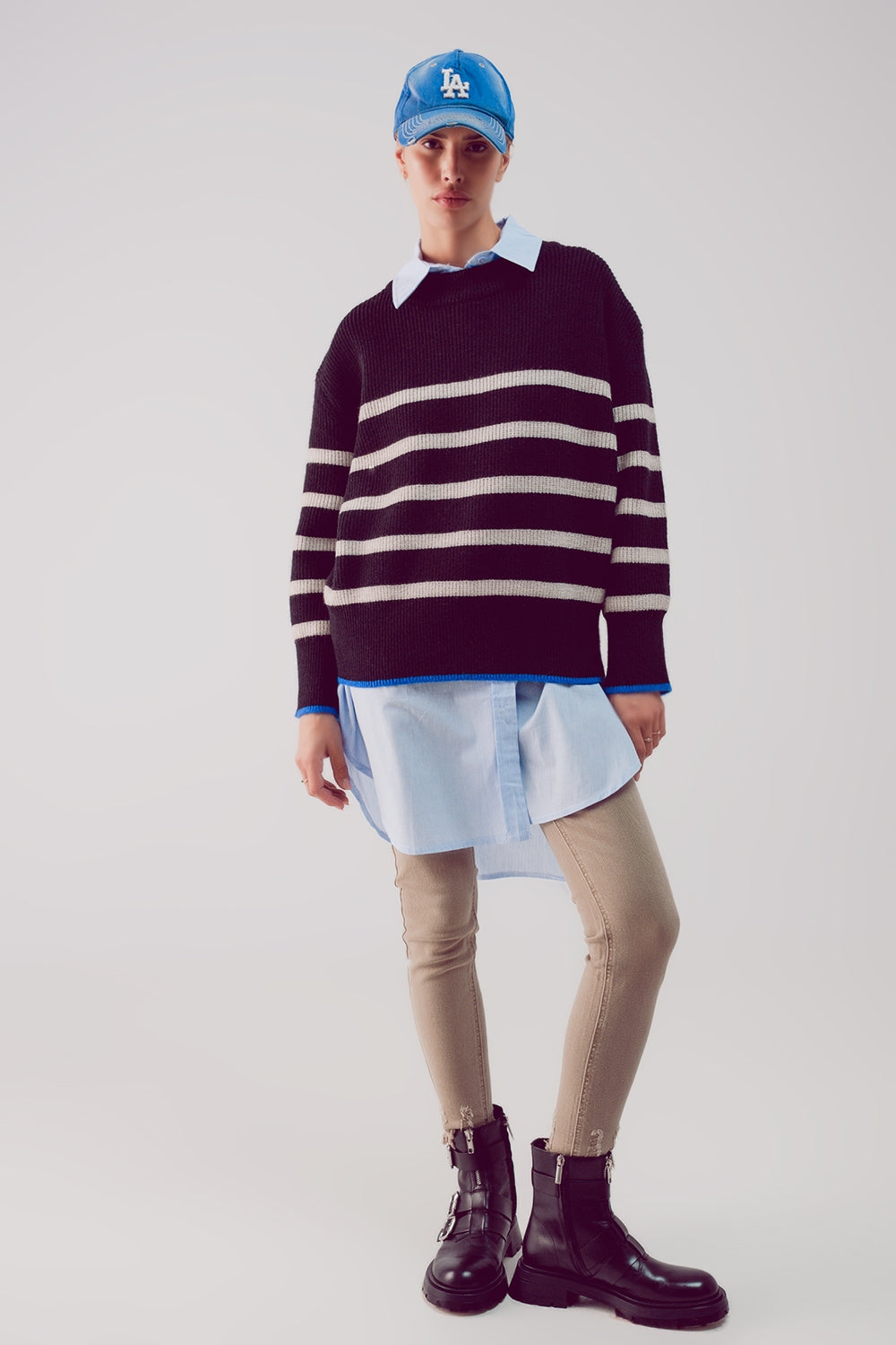 Relaxed jumper in stripe pattern in black