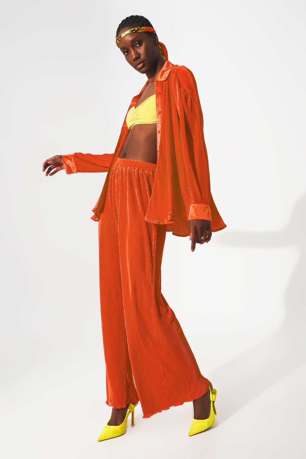 Relaxed pleated satin shirt in orange