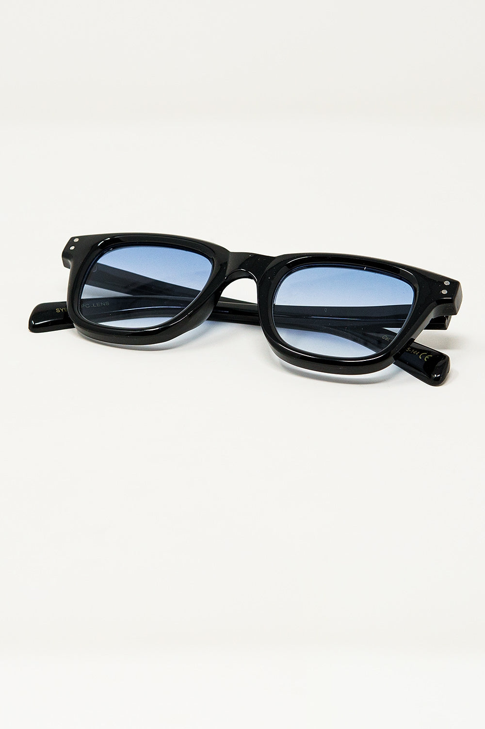 Retro Round Sunglasses With Smoke Blue Lens in Black