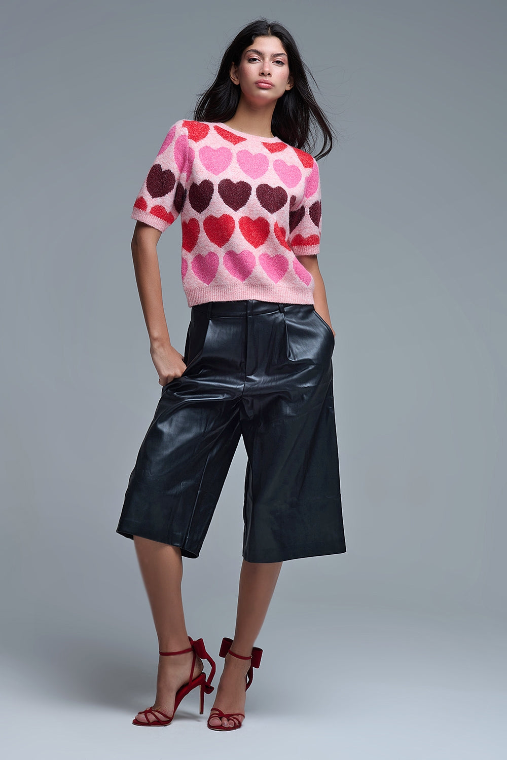 Short Sleeve Printed Heart Sweater in Pink
