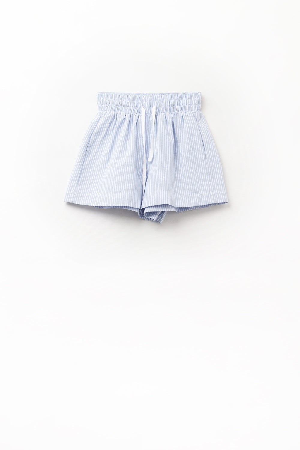Short with stripes and strings in the waistband
