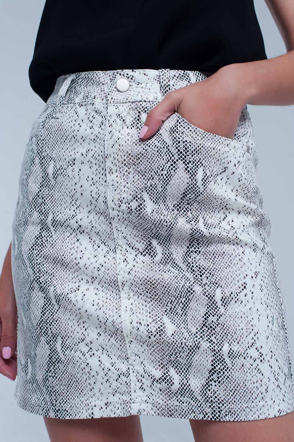 Skirt with snake print