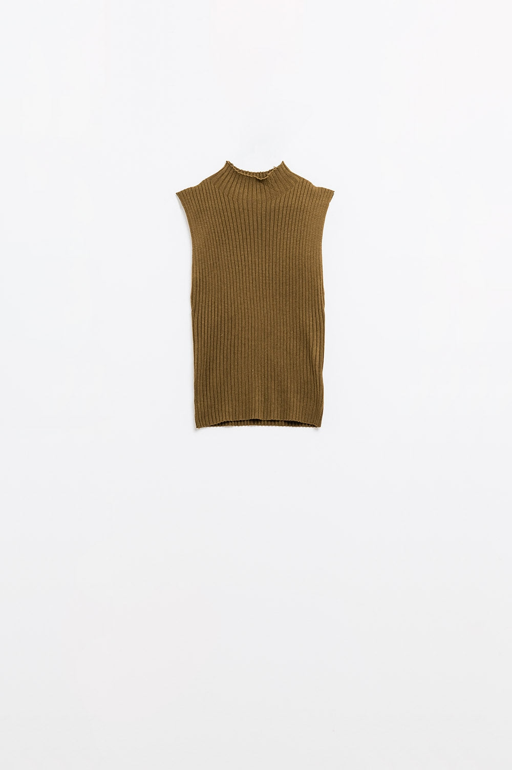 Sleeveless fine knit wool sweater in brown