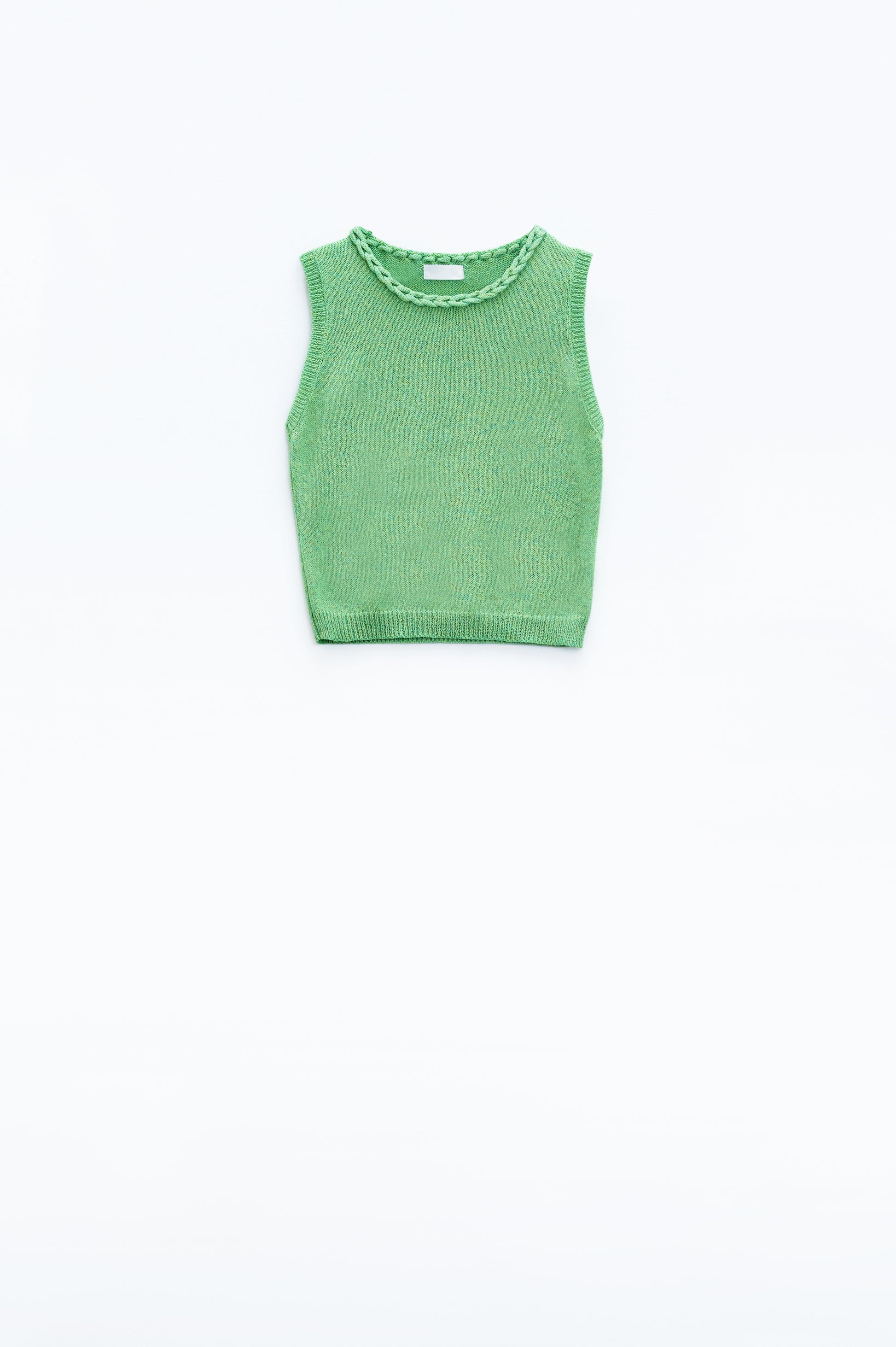 Q2 Sleeveless Green Sweater With Crew Neckline And Braid Detail At Neckline