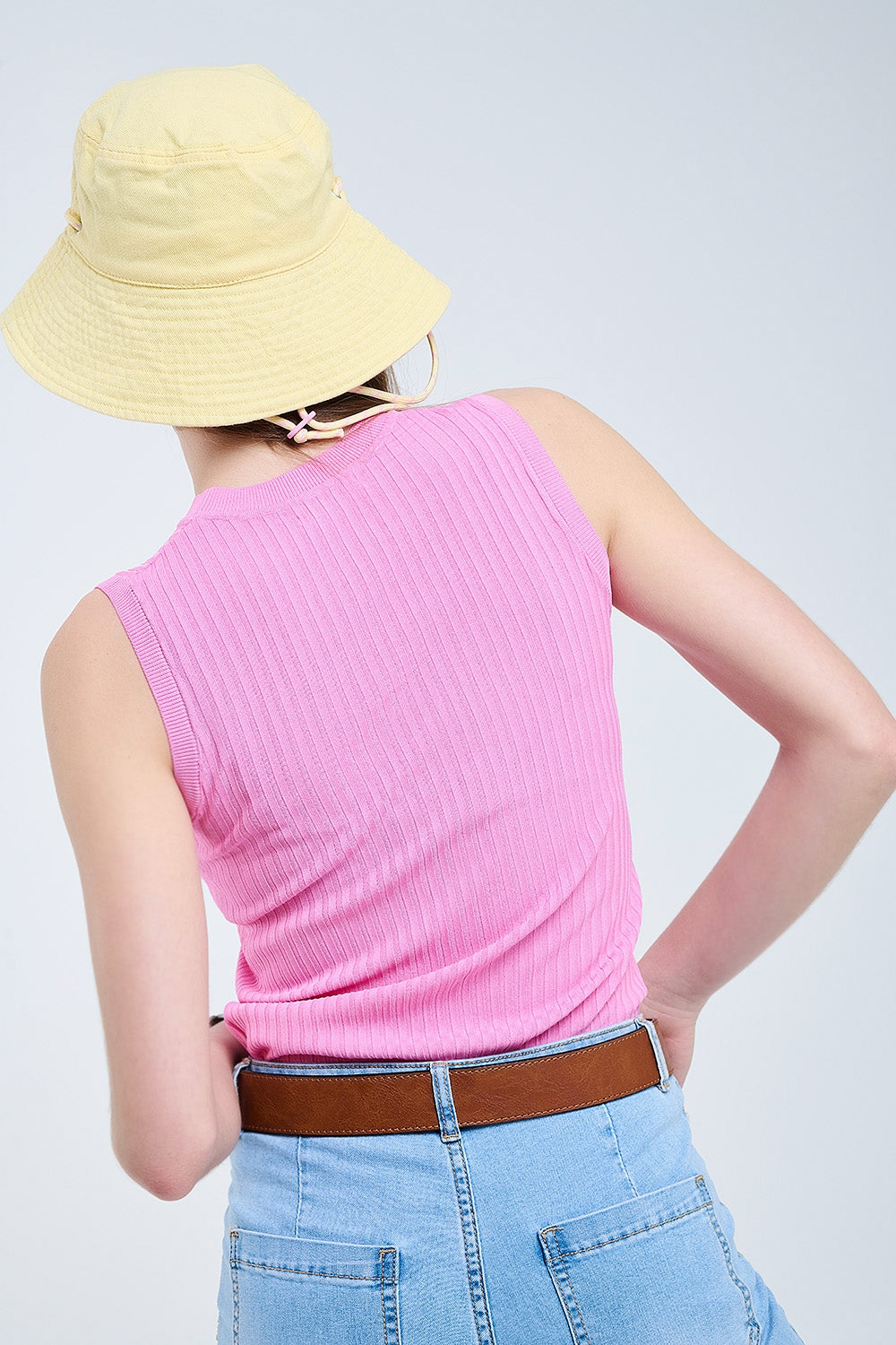 Sleeveless Ribbed knitted Top In Pink