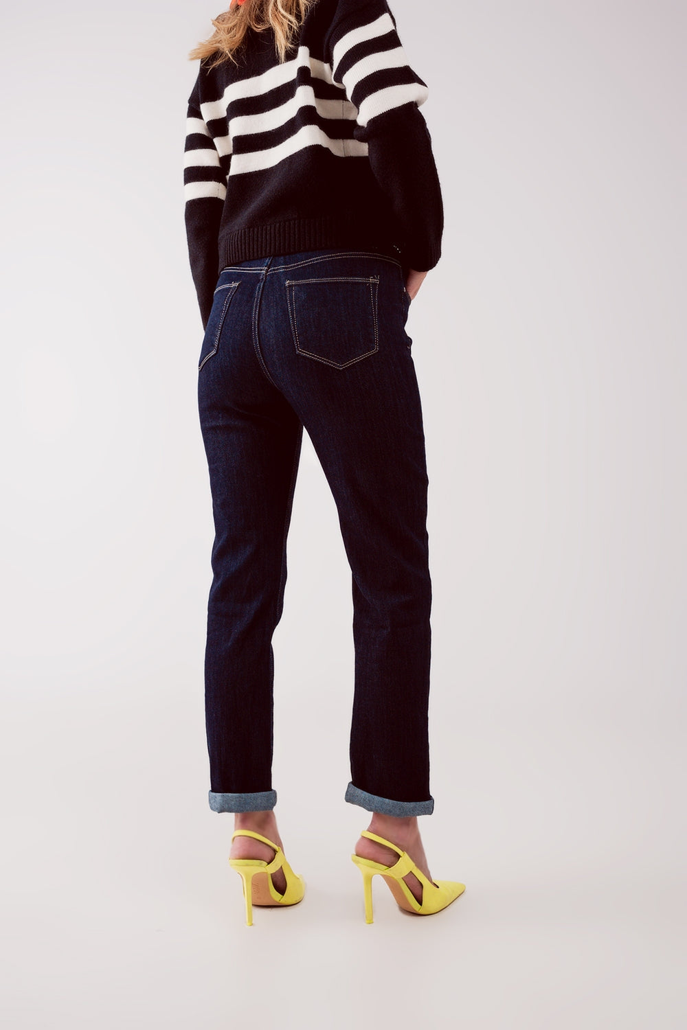 straight fit jeans in dark wash blue