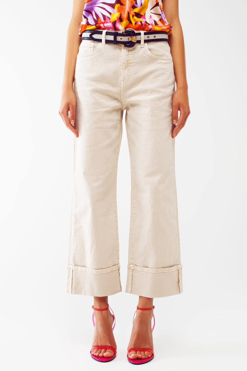 Q2 Straight Leg Jeans with Cropped Hem in beige