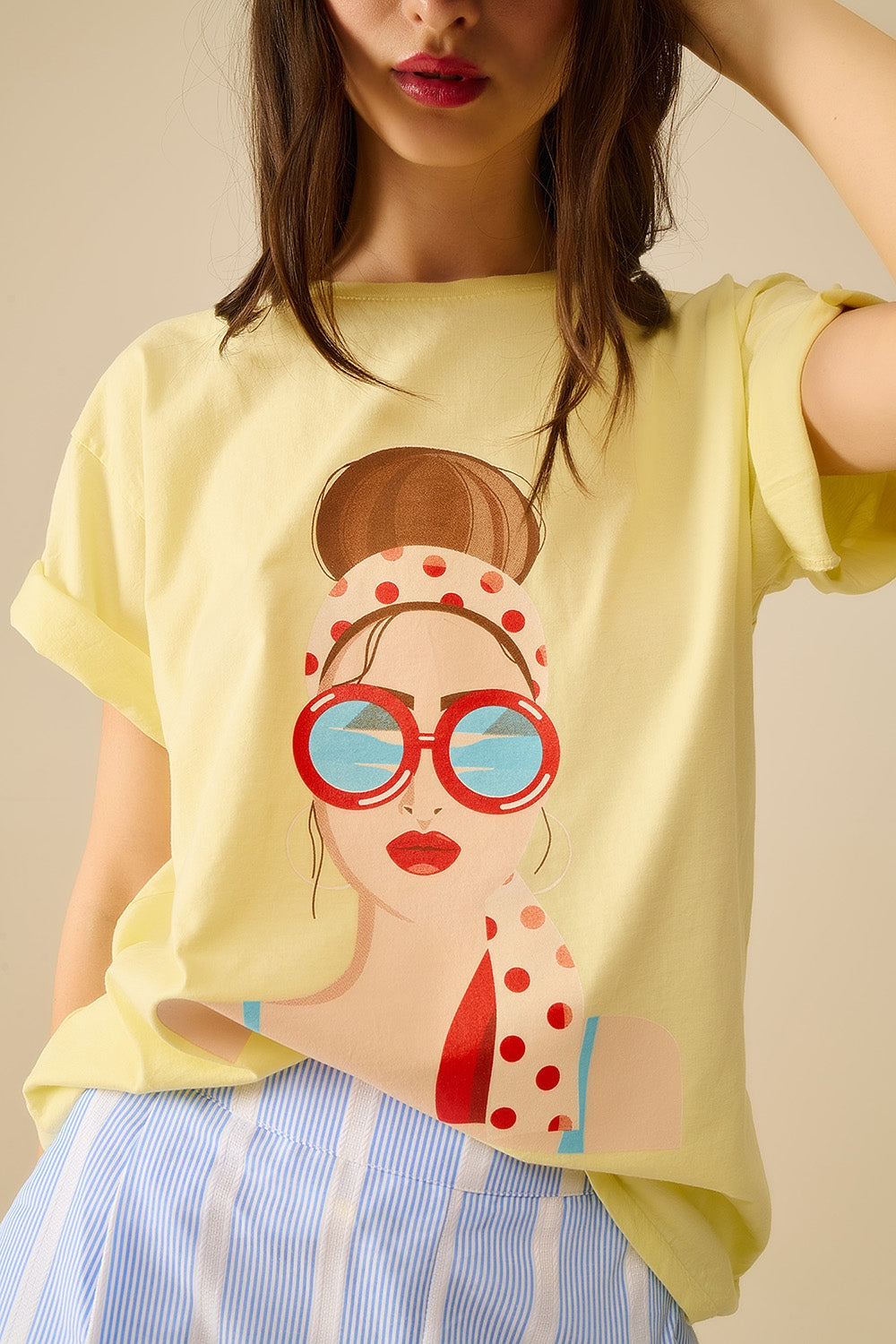 Yellow T-shirt made in Italy with a vintage girl graphic