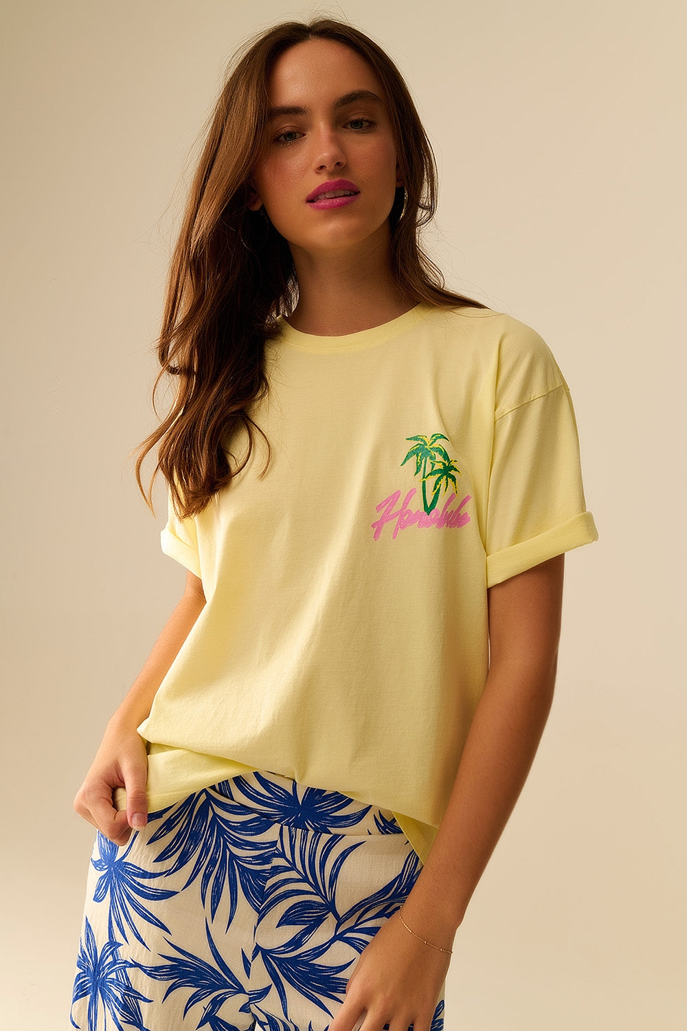 Q2 Yellow t-shirt made in Italy with Honolulu graphic