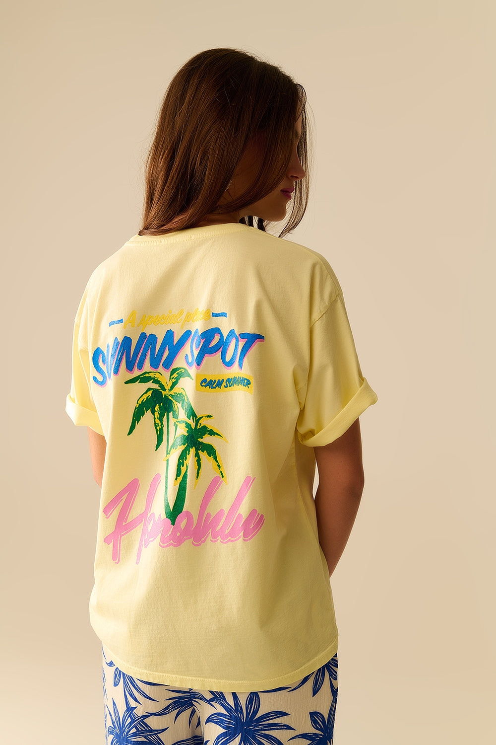 Yellow t-shirt made in Italy with Honolulu graphic