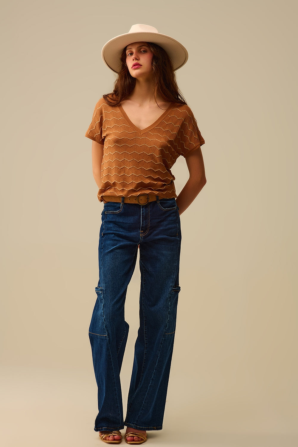 Zigzag V-Neck Knit sweater with dropped sleeves in Brown