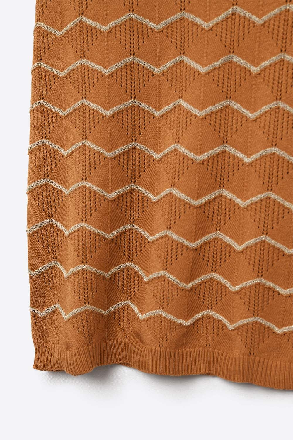 Zigzag V-Neck Knit sweater with dropped sleeves in Brown