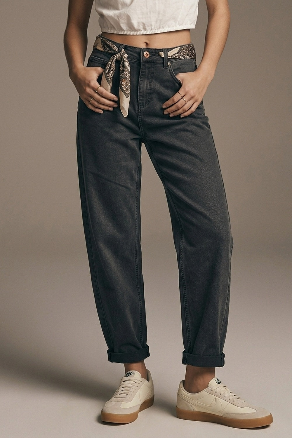 High-Waisted Barrel-Leg Pants in Washed grey