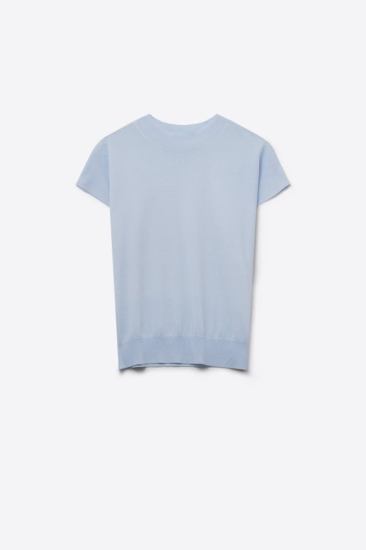 Q2 Baby blue turtleneck sweater with fitted short sleeves