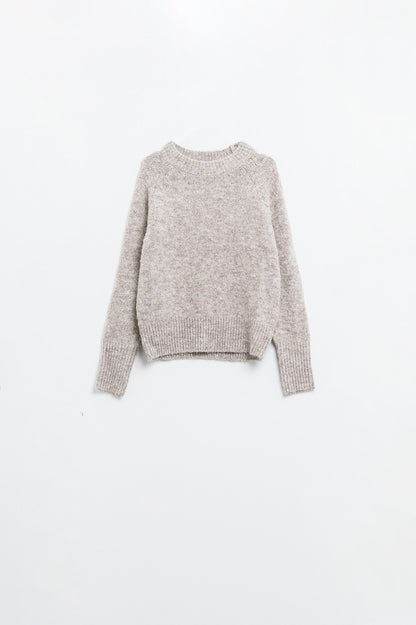 Q2 Basic Knited Crew Neck Sweater in beige color