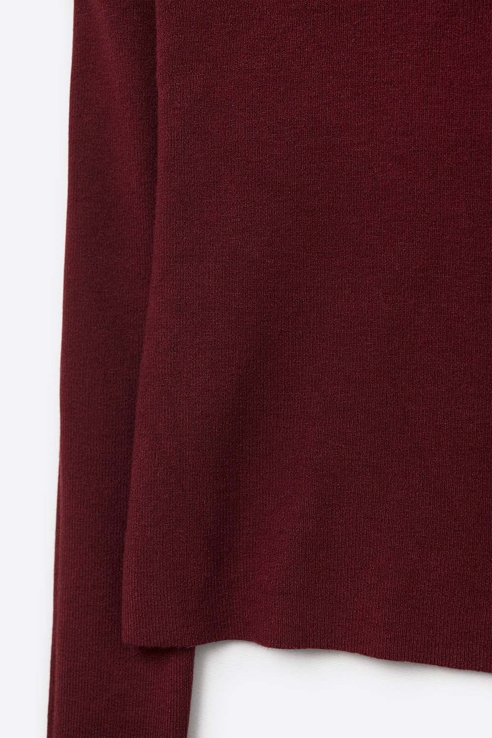 Burgundy fine knit sweater with wide boat neck