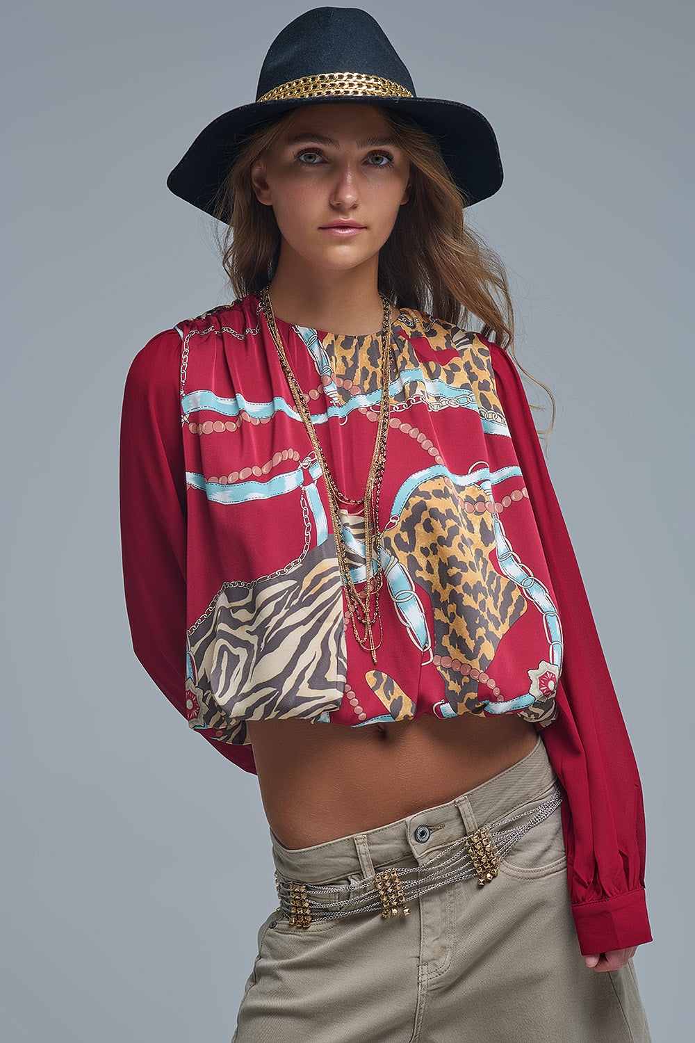 Chic Red Cropped Blouse with Abstract Print