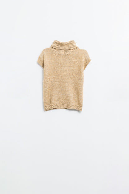 Cozy turtleneck sleeveless sweater in camel