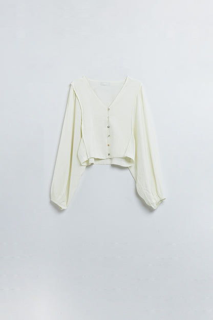 Q2 Cream blouse with balloon sleeves and frontal closure with buttons