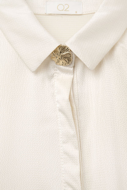 Cream cropped textured satin shirt