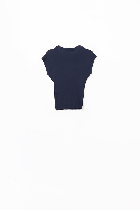 Q2 cropped sleeveless sweater in navy