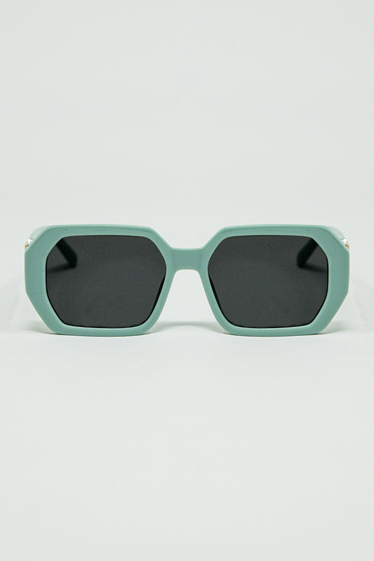Q2 Diamond-Shaped Sunglasses with light Emerald Lenses