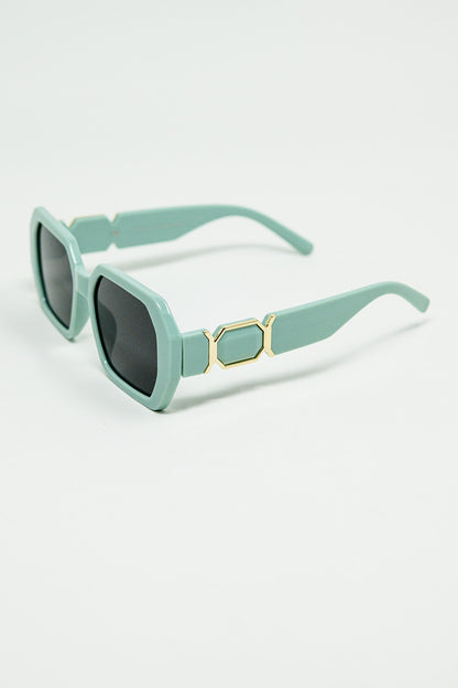 Diamond-Shaped Sunglasses with light Emerald Lenses