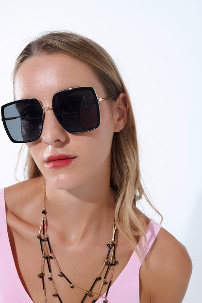 Q2 Extra Large Square Sunglasses in Black