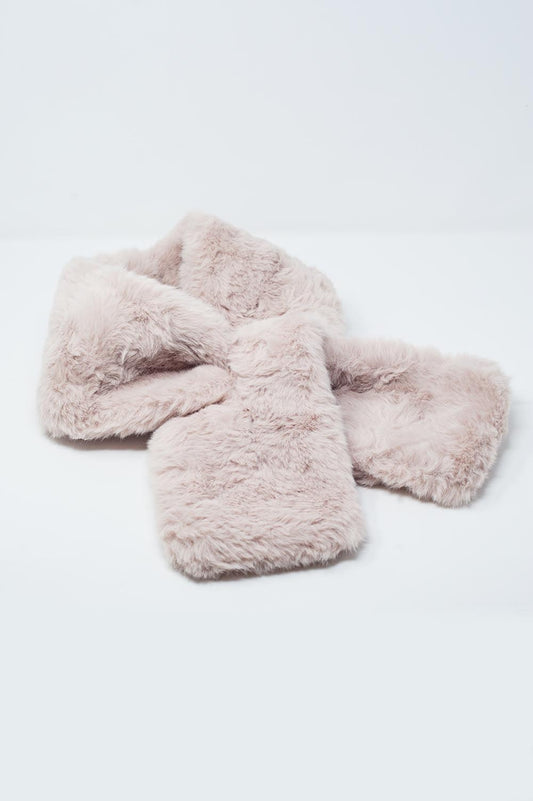 Q2 Faux fur collar in ecru