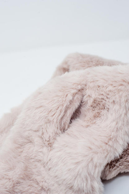 Faux fur collar in ecru