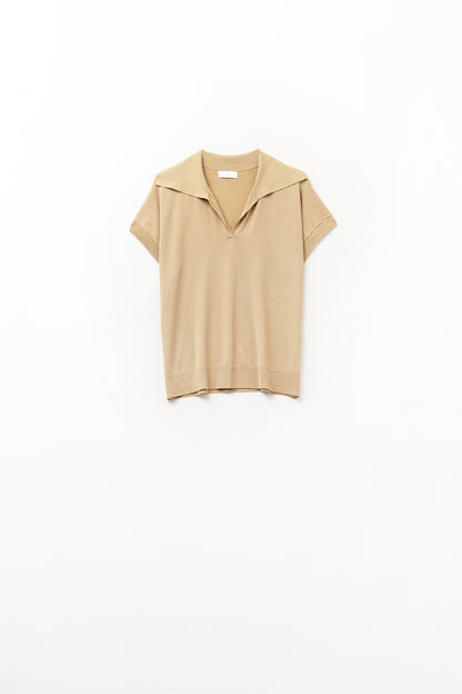 Q2 Fine Knit Polo-Style Short Sleeve Top in Camel
