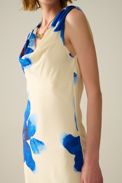 Flowy sleeveless Blue maxi dress with floral print