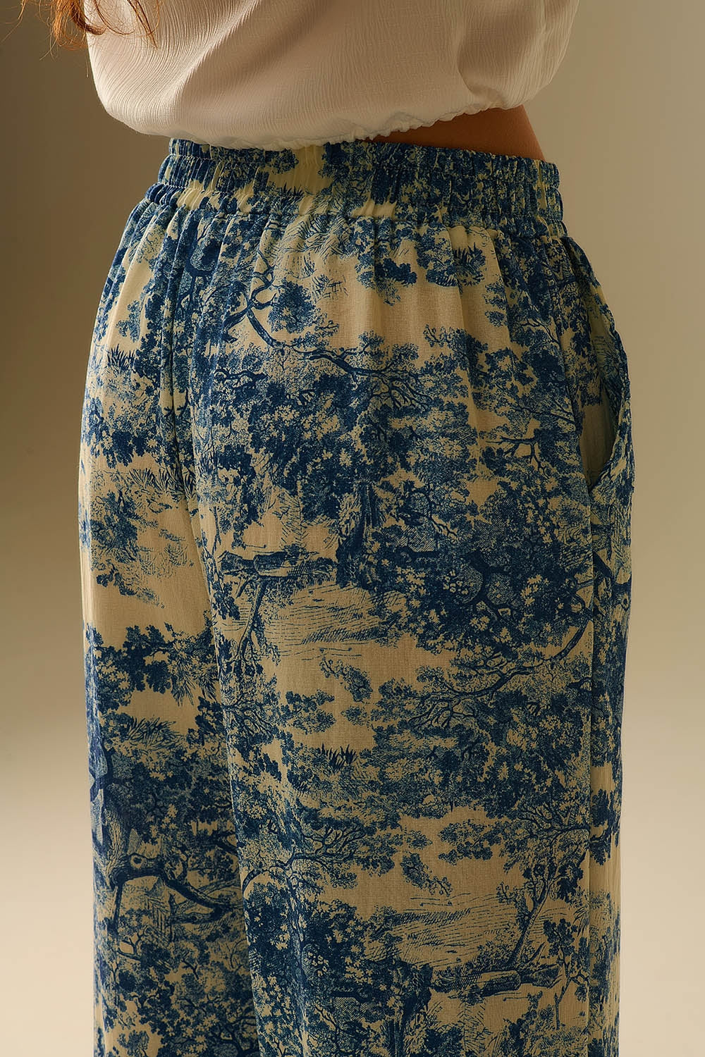 Flowy Toile de Jouy Printed Trousers with Elastic Waist