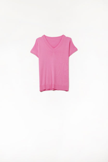 Q2 Fucshia fine knit V-neck sweater