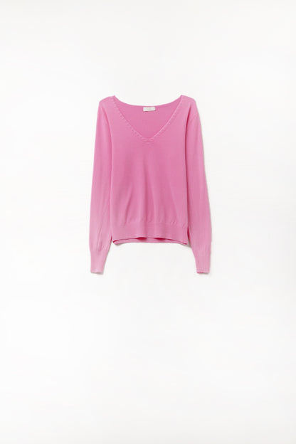 Q2 Fuschia sweater with V neckline