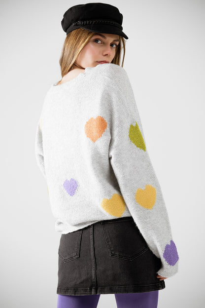 Grey sweater with boat neck and heart print