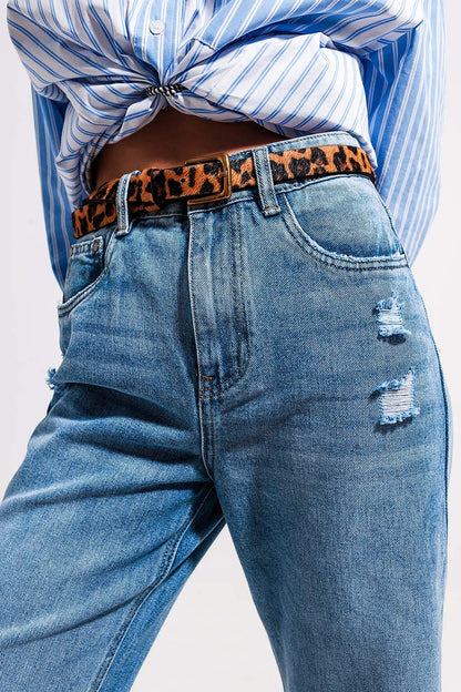 High waist jeans with split hem in vintage wash