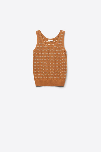 Q2 Knitted sweater with Golden Zigzag Pattern
